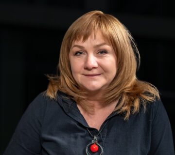 Na Slovensko prišla s jedným kufríkom