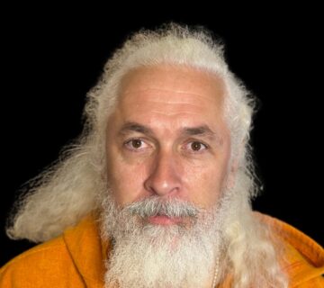 Daniel Mačovský, veterné parky. Potichu sa dejú čudné veci. Akoby nekoordinovane. Môžu zmeniť celé fungovanie ľudí i zvierat