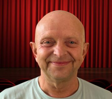 Uzdravenie bez liekov A čo rakovina Uzdravila ma pieseň Každá bunka v těle mém - Karel Svoboda Uzdravila ma pieseň: Každá bunka v těle mém - tvrdí Karel Svoboda a šíri nielen pieseň, ale aj lásku a úprimnosť.