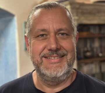 Hymna Zobuďme sa. Už nemáme veľa času. Temní ľudia sa boja! Vidia len mágiu peňazí.