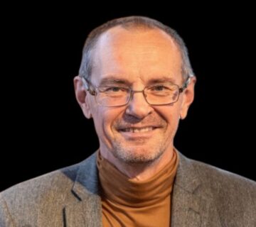 Juraj Mesík Varovné signály, onedlho sa vráti vírus. Ako sa pripraviť Dnes sa svet zmieta v problémoch. Vyštudovaný lekár, dlhé roky pracoval pre Svetovú banku