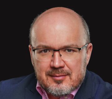 Kultúra zomiera  Ale niektorí z jej smrti žijú veľmi dobre  Kto kradne v kultúre Systém, ktorý sa budoval desať rokov  Anton Bitner